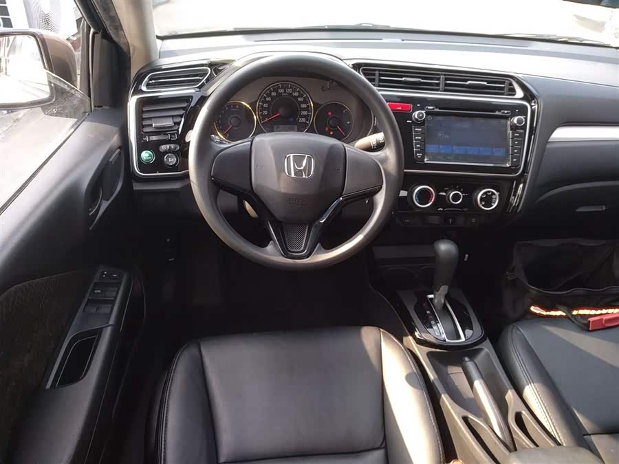 Honda Greiz 2015 car image #12