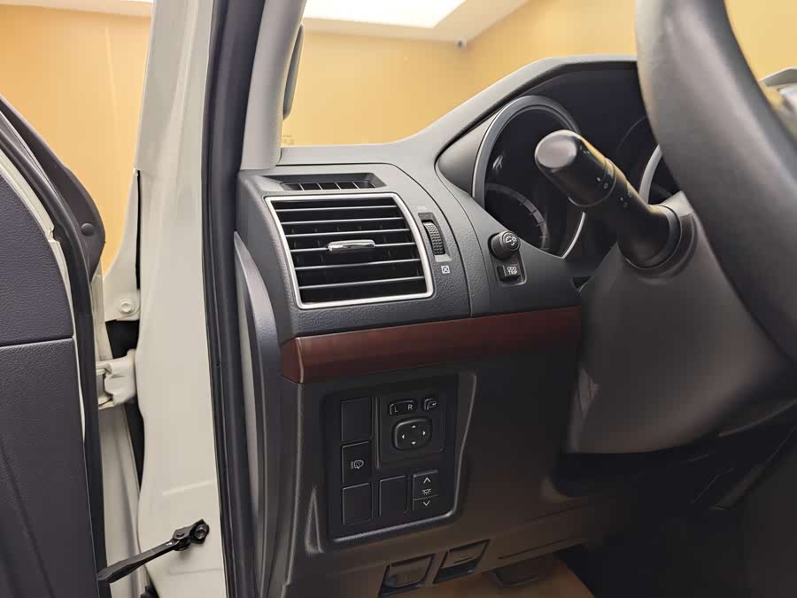 Toyota Land Cruiser Prado 2017 car image #12