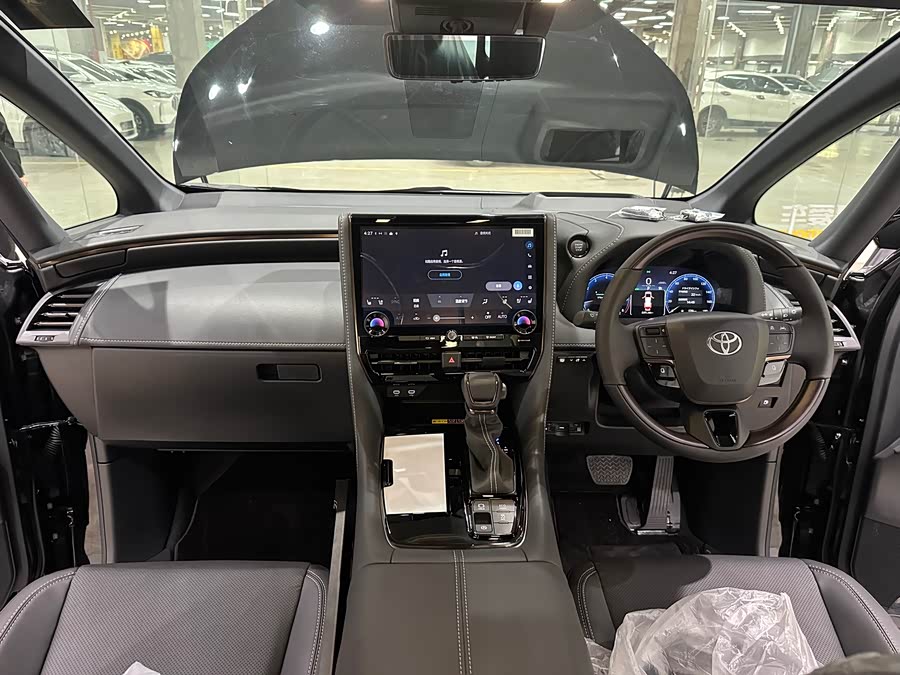 Toyota 2025 car image #12