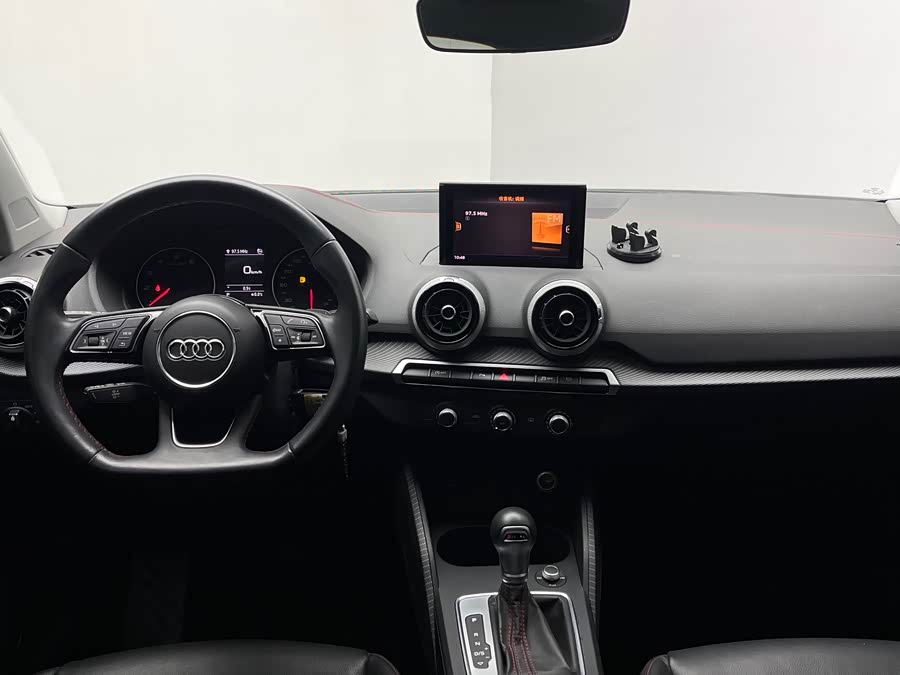 Audi Q2L 2023 car image #12