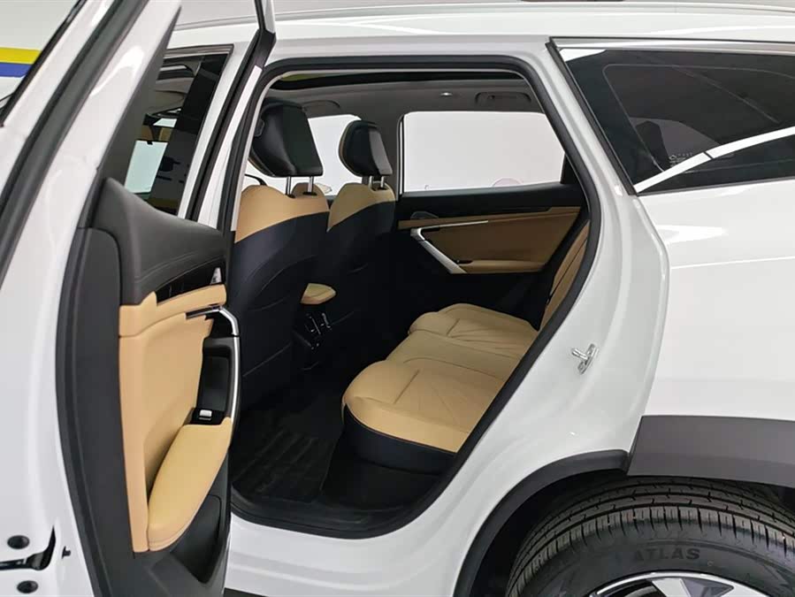 GEELY Boyue L 2023 car image #12