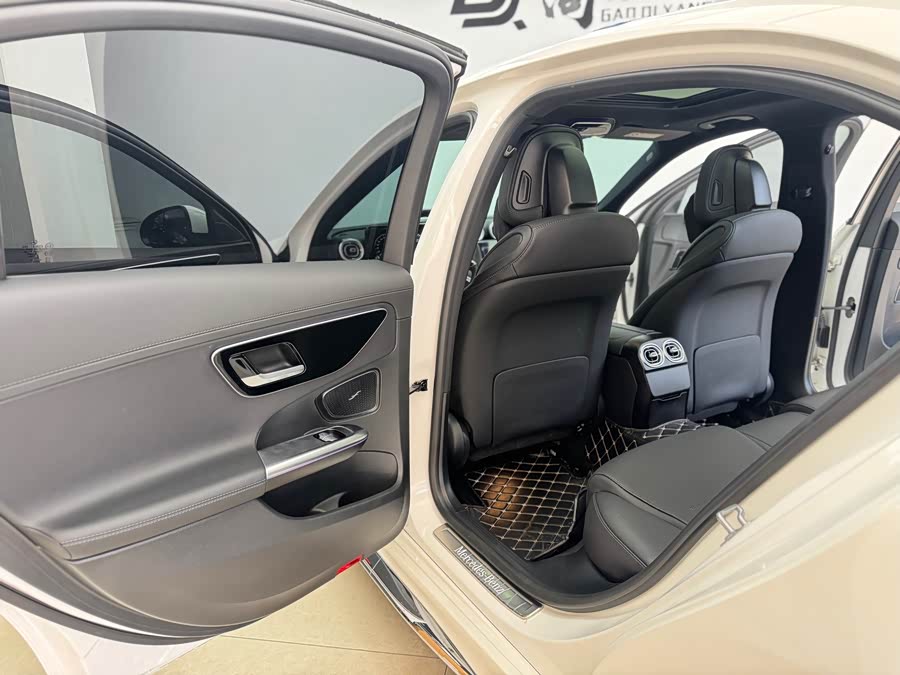 Mercedes-Benz C Class 2024 car image #12