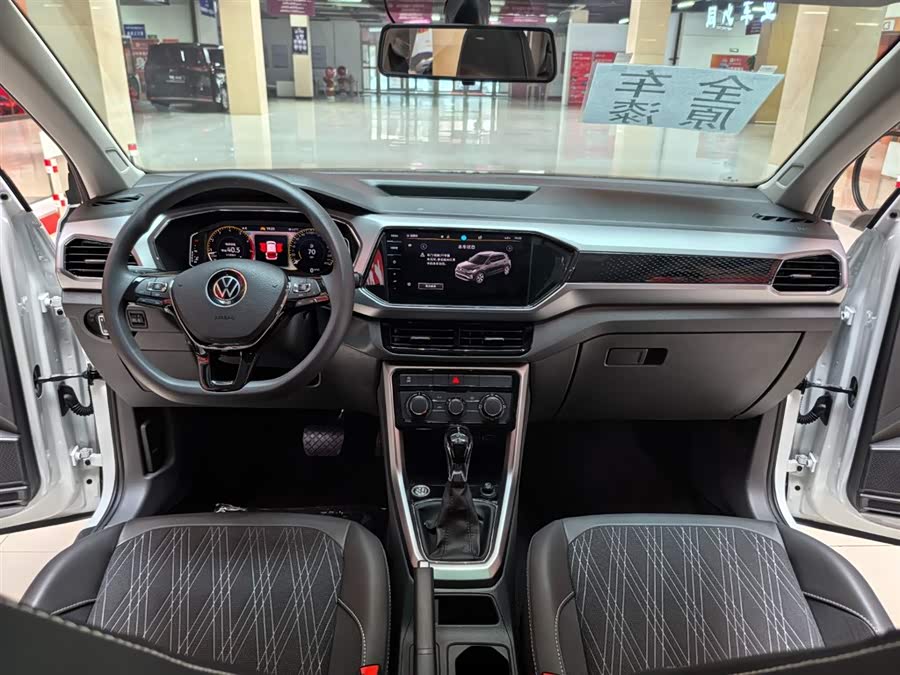 Volkswagen T-Cross 2024 car image #12