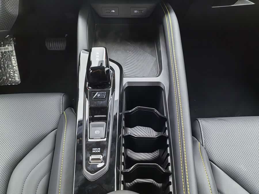 GEELY Coolray 2019 #12 GEELY Coolray 2019 car image #12