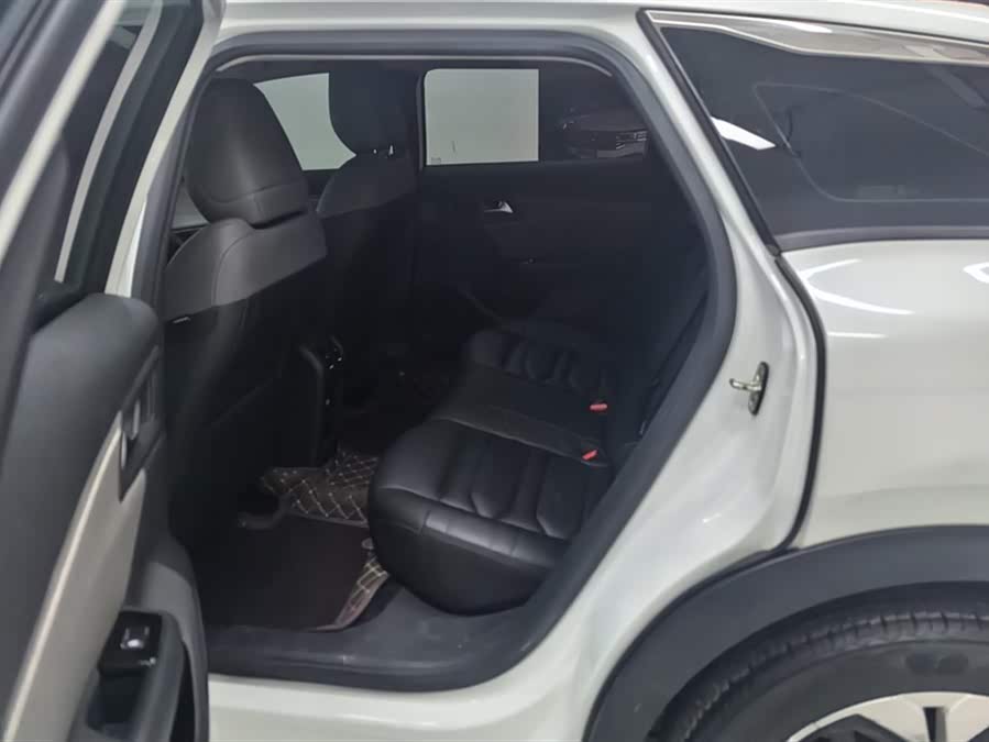 Citroen C5 X 2023 car image #12