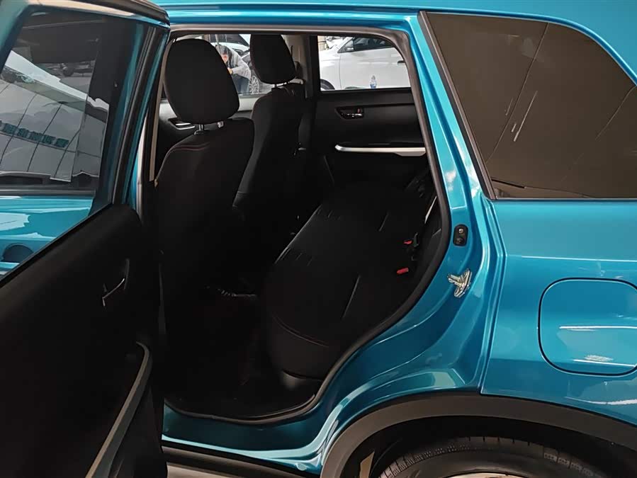 Suzuki Vitara 2018 immagine di auto #12