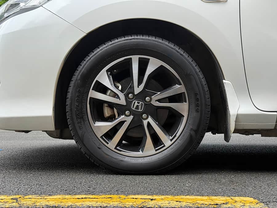 Honda Greiz 2018 car image #12