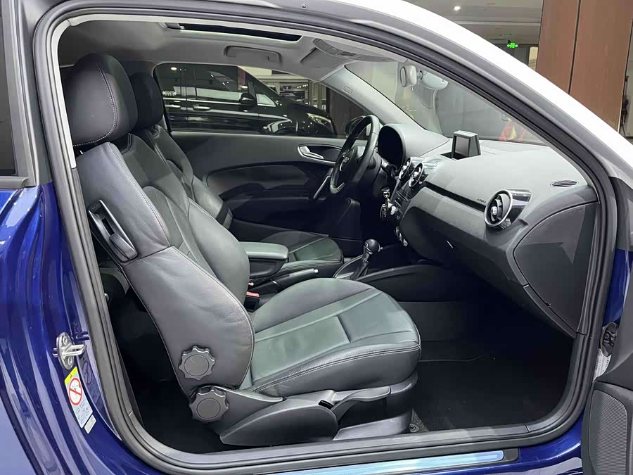 Audi A1 2014 car image #12