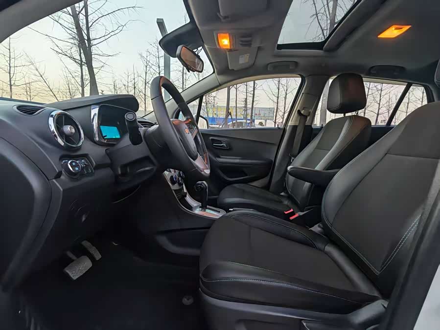 Chevrolet Tracker 2015 #12 Chevrolet Tracker 2015 car image #12