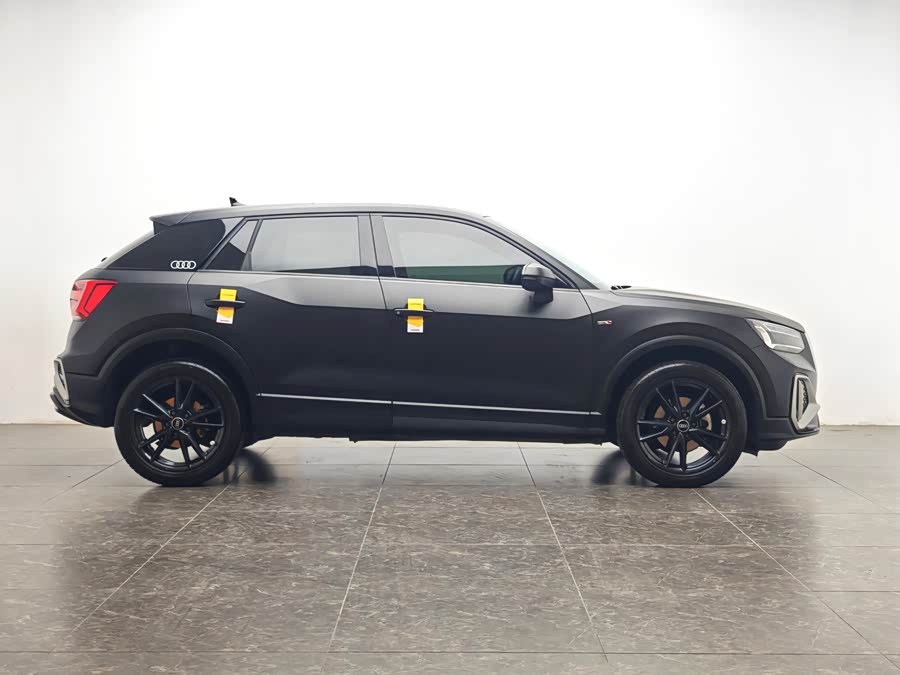 Audi Q2L 2023 car image #12