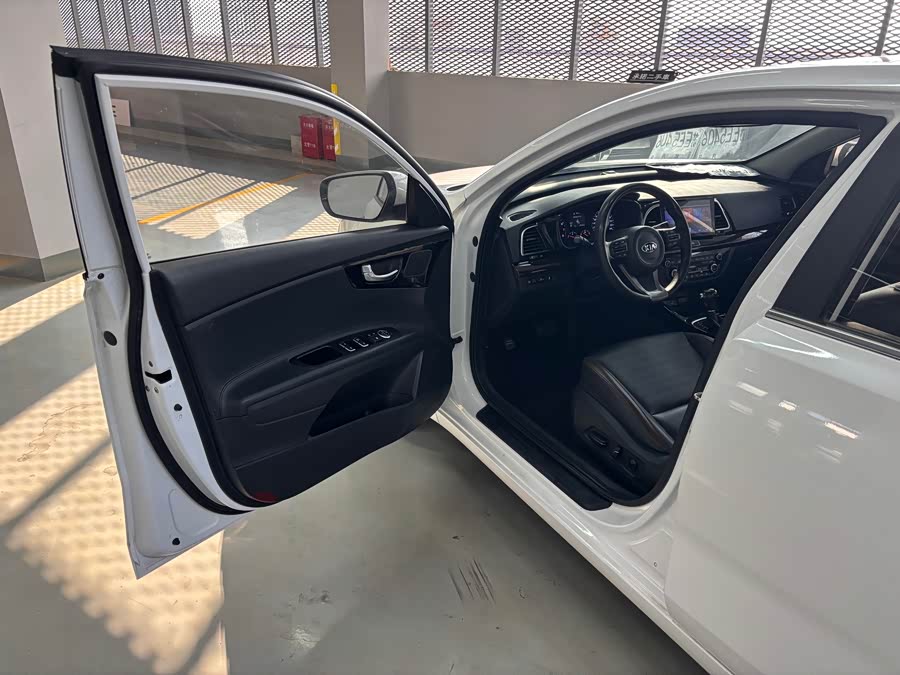 Kia K5 2019 immagine di auto #12