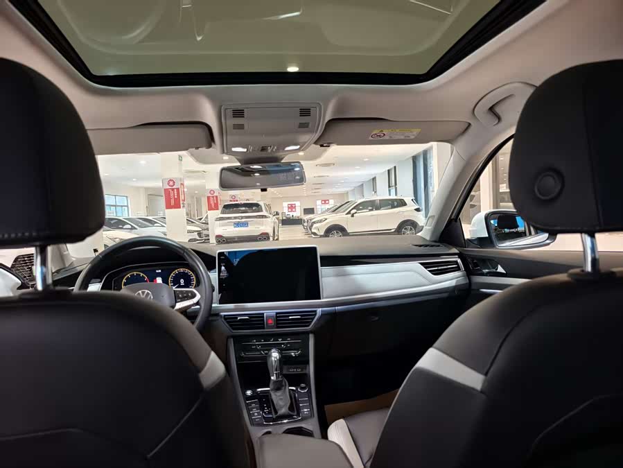 Volkswagen Bora 2024 immagine di auto #12