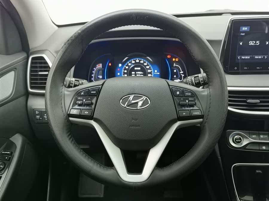 Hyundai Tucson 2021 car image #12