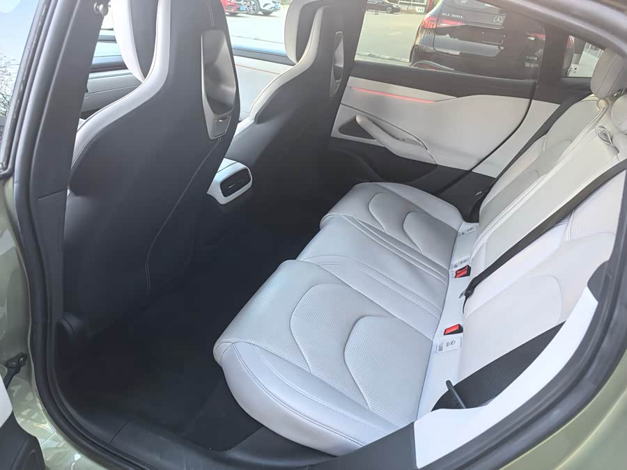 MI SU7 2024 car image #12