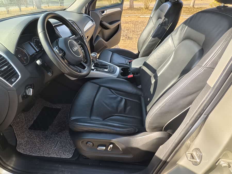 Audi Q5 2015 car image #12