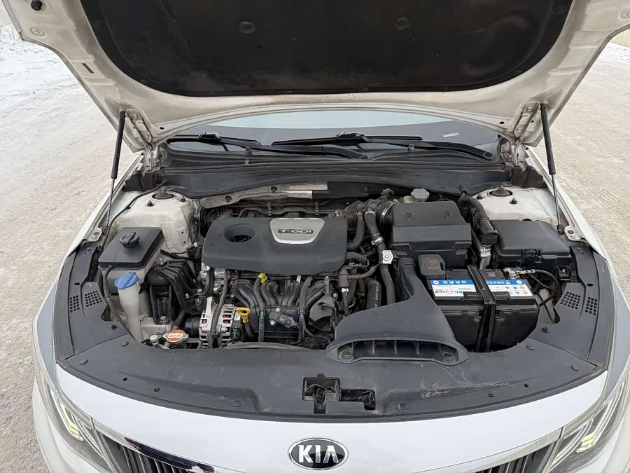 Kia K5 2019 car image #12
