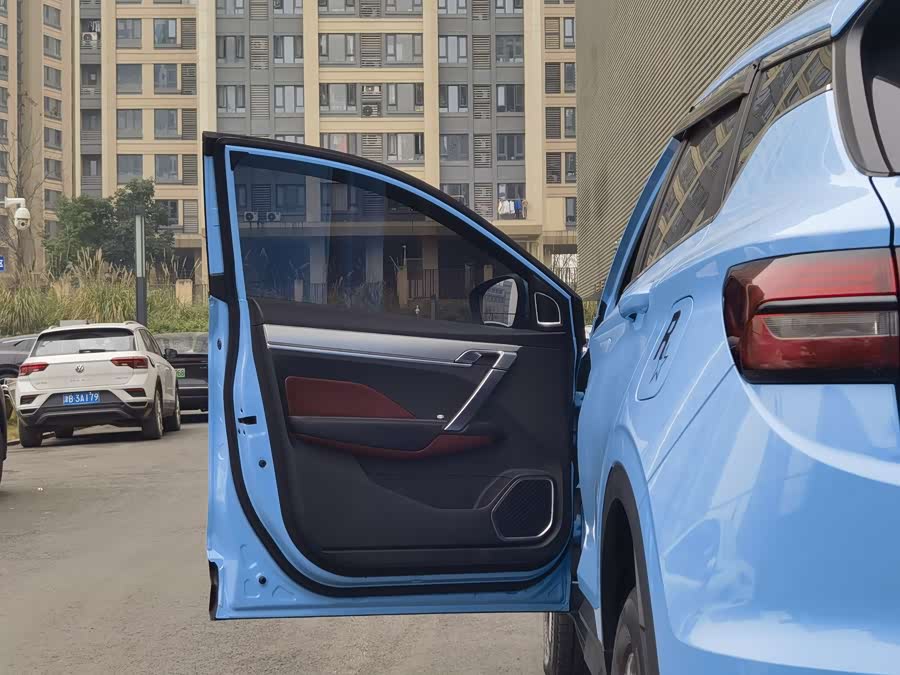 GEELY Coolray 2023 car image #12