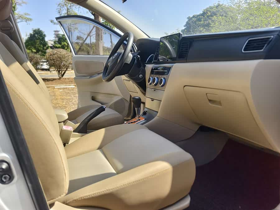 Toyota Corolla (Classic) 2014 immagine di auto #12