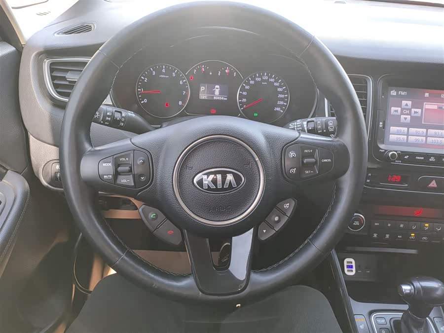 Kia Carens 2016 immagine di auto #12