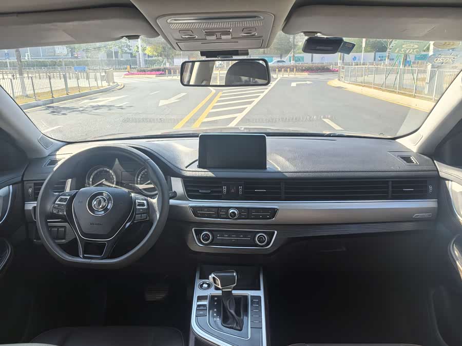 Forthing JOYEAR X5 2019 صورة سيارة #12