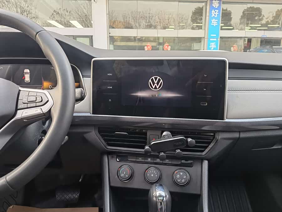 Volkswagen Bora 2023 immagine di auto #12