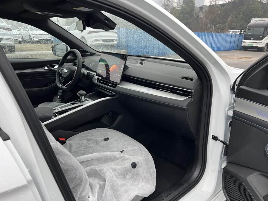 GEELY Preface 2025 #12 GEELY Preface 2025 car image #12