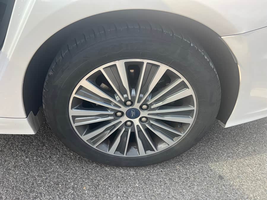 Ford Mondeo 2019 car image #12