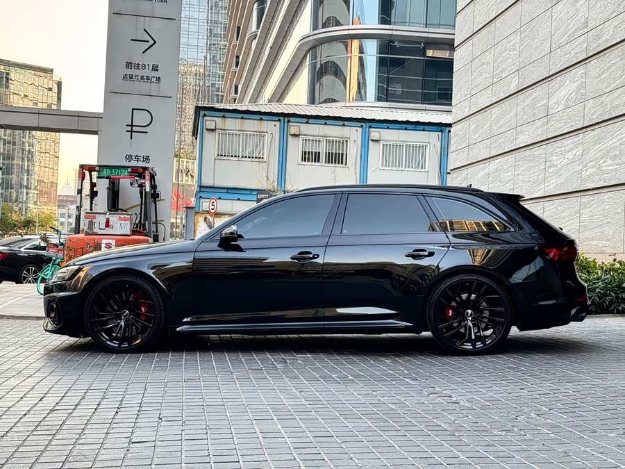 Audi RS 4 2022 immagine di auto #12