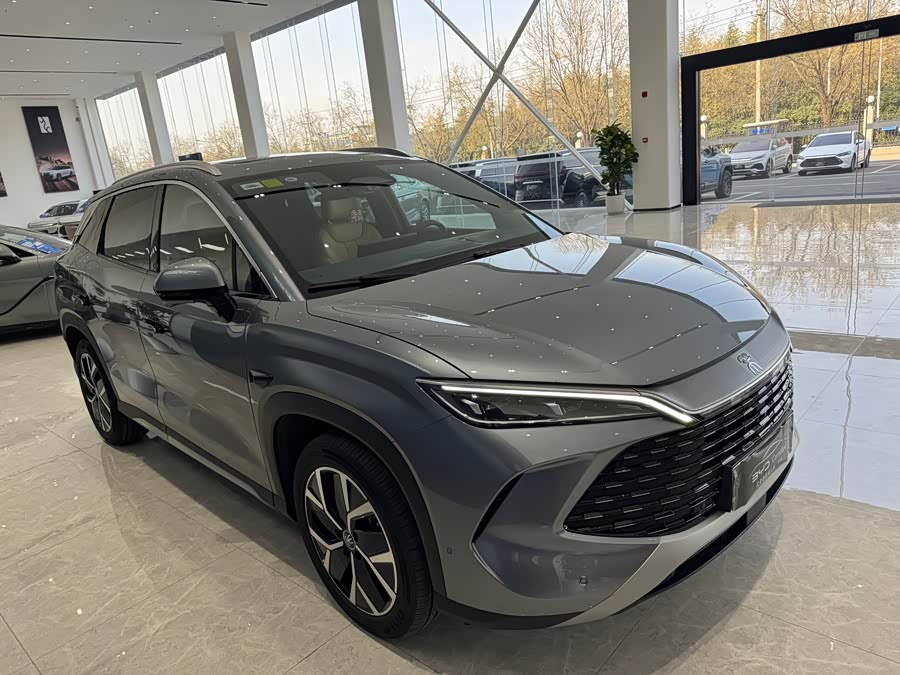 BYD SongL DM-i 2025 car image #12