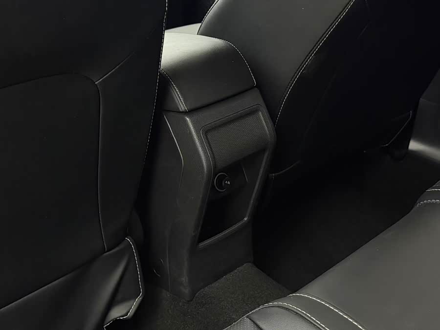 Skoda Kamiq 2021 car image #12