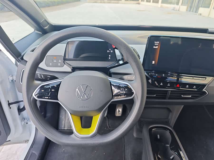 Volkswagen ID.3 2023 #12 Volkswagen ID.3 2023 car image #12