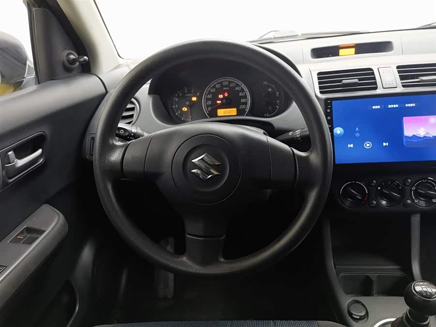 Suzuki Swift 2012 car image #12