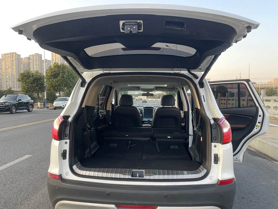 SWM X7 2018 imagen de coche #12