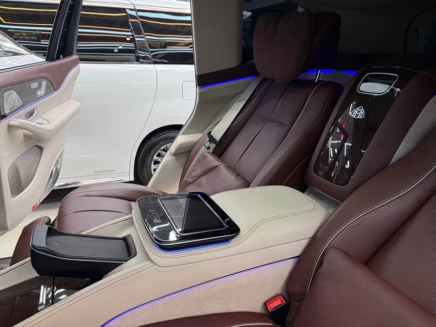 Mercedes-Benz Maybach GLS 2022 car image #12