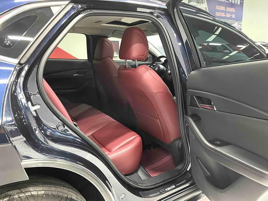 Mazda CX-30 2023 car image #12
