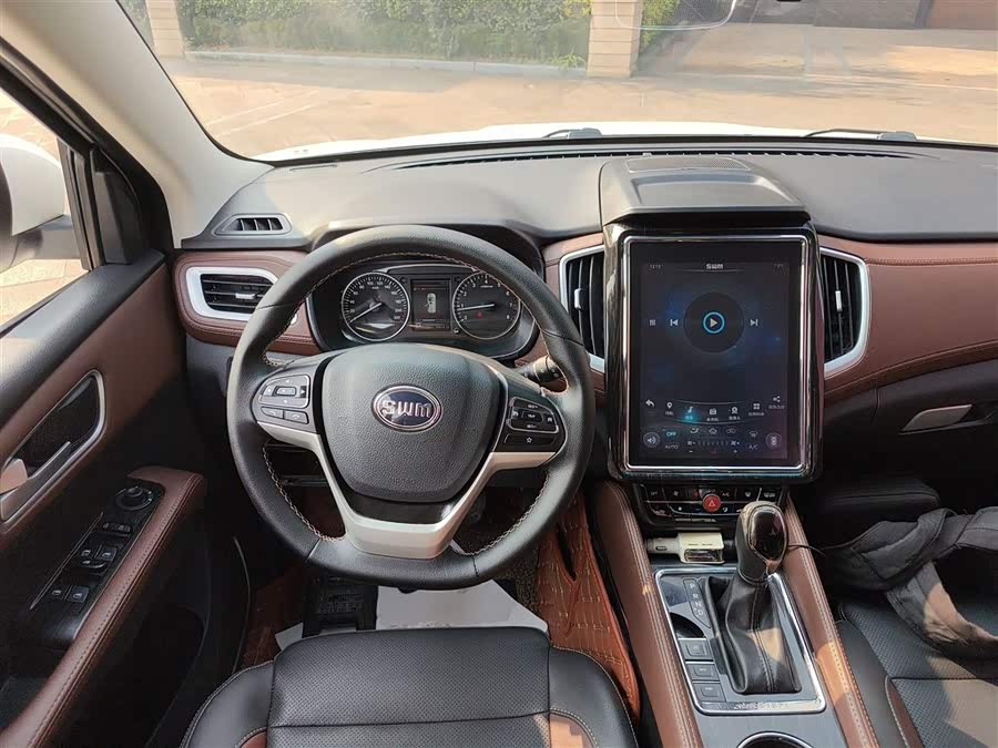 SWM X7 2018 imagen de coche #12