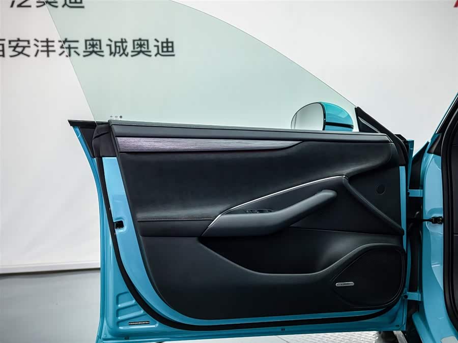 MI YU7 2025 immagine di auto #12