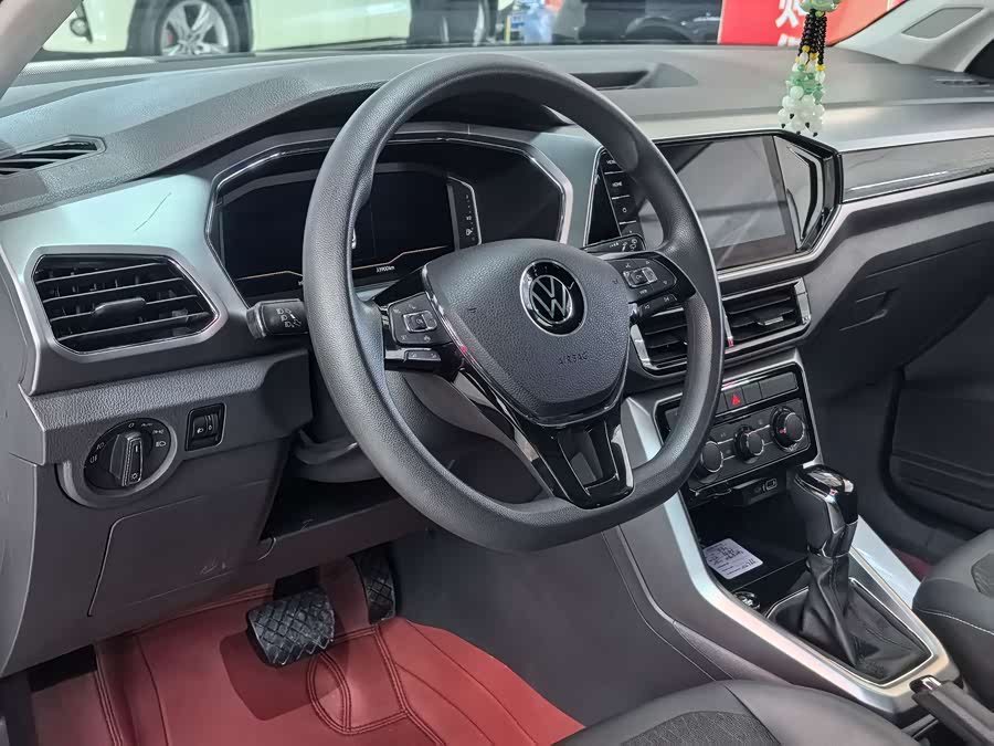Volkswagen T-Cross 2021 car image #12