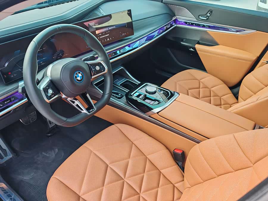 BMW i7 2024 изображение автомобиля #12