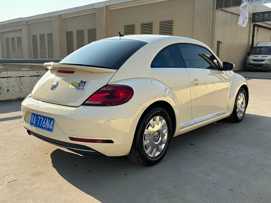 Volkswagen Beetle 2017 car image #12