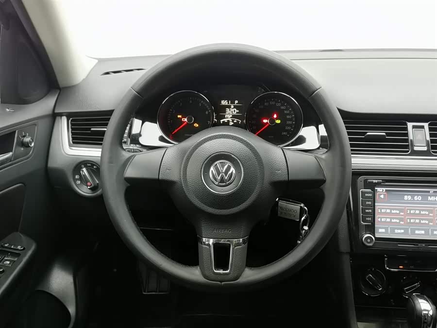 Volkswagen Bora 2013 car image #12