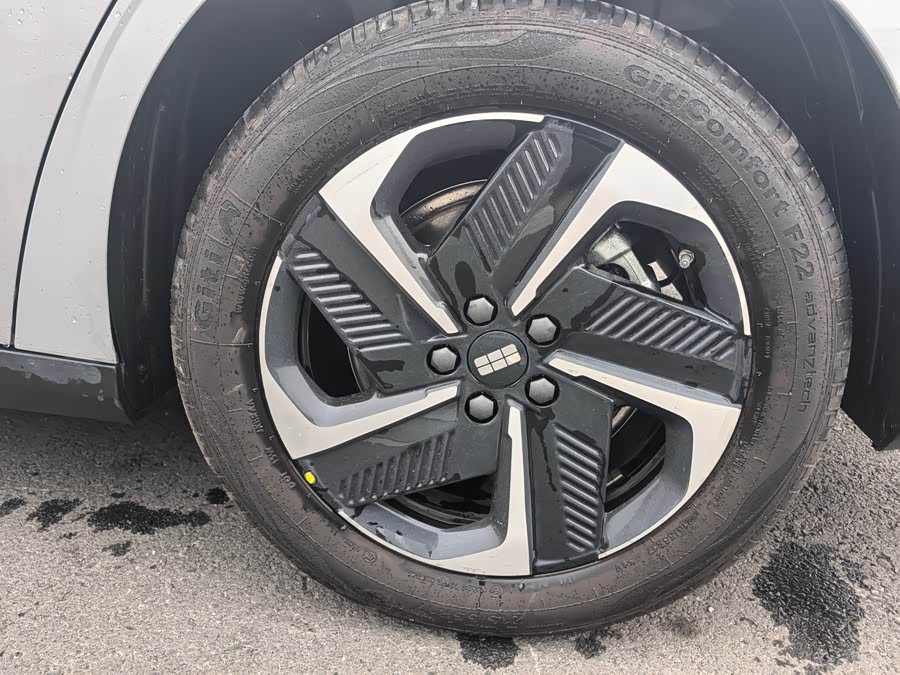GEELY 2025 car image #12