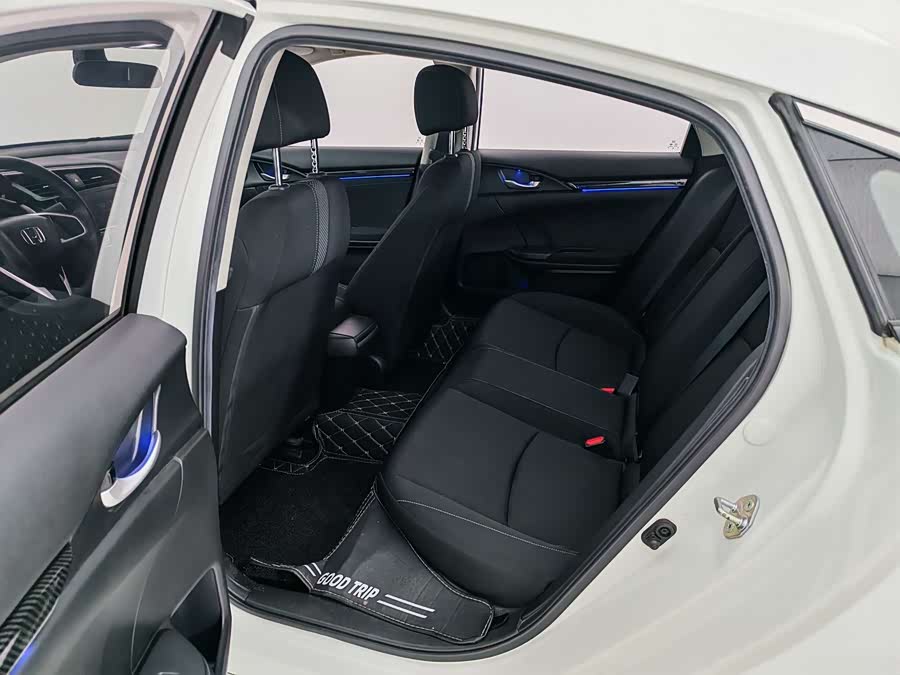Honda Civic 2019 car image #12