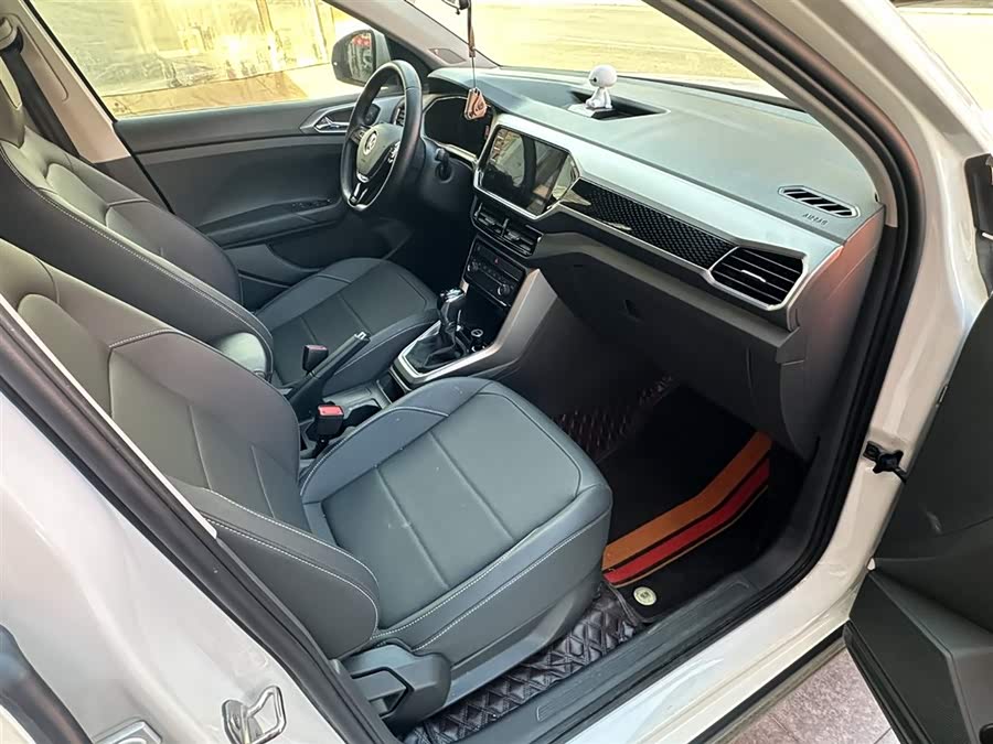 Volkswagen T-Cross 2021 #12 Volkswagen T-Cross 2021 car image #12