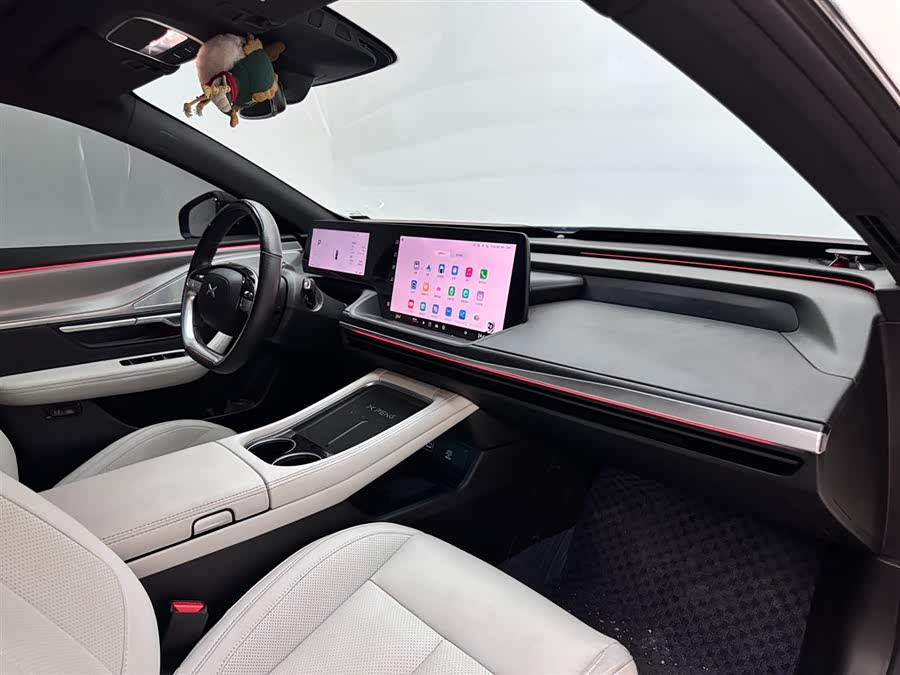 Xpeng P7 2023 immagine di auto #12