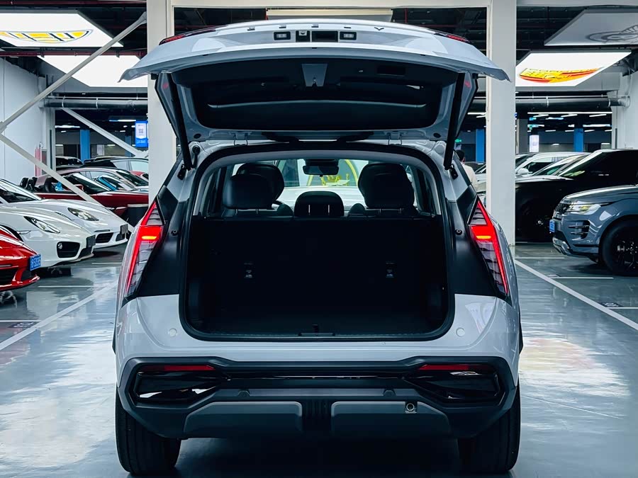 GEELY Boyue L 2024 car image #12