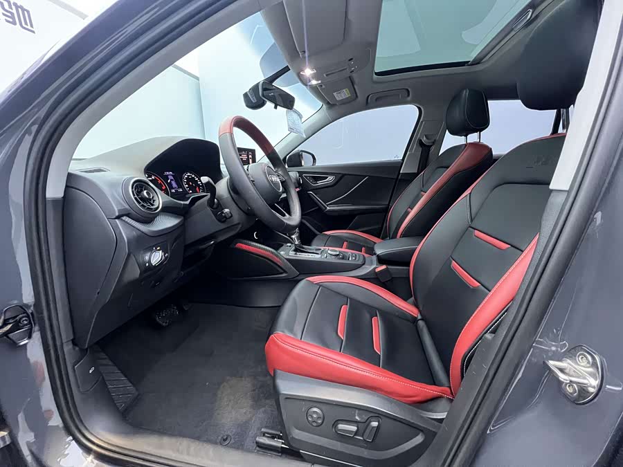 Audi Q2L 2021 car image #12