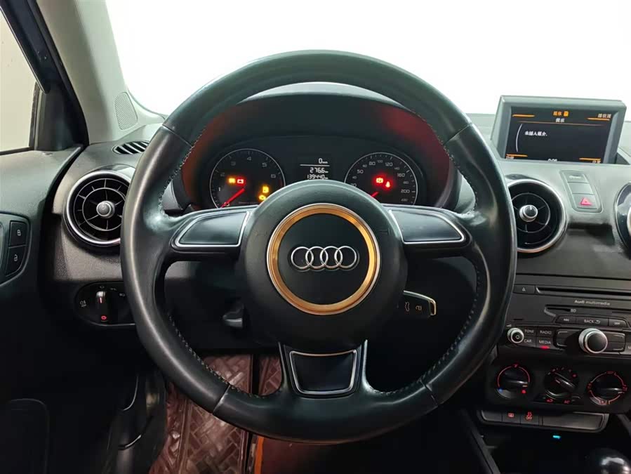 Audi A1 2014 car image #12
