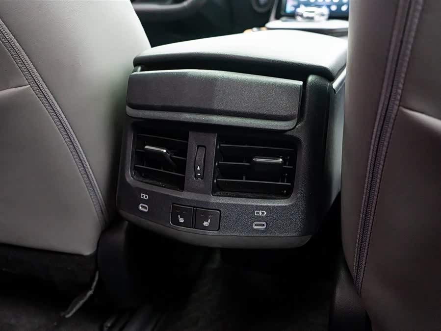 Toyota bZ3 2023 immagine di auto #12