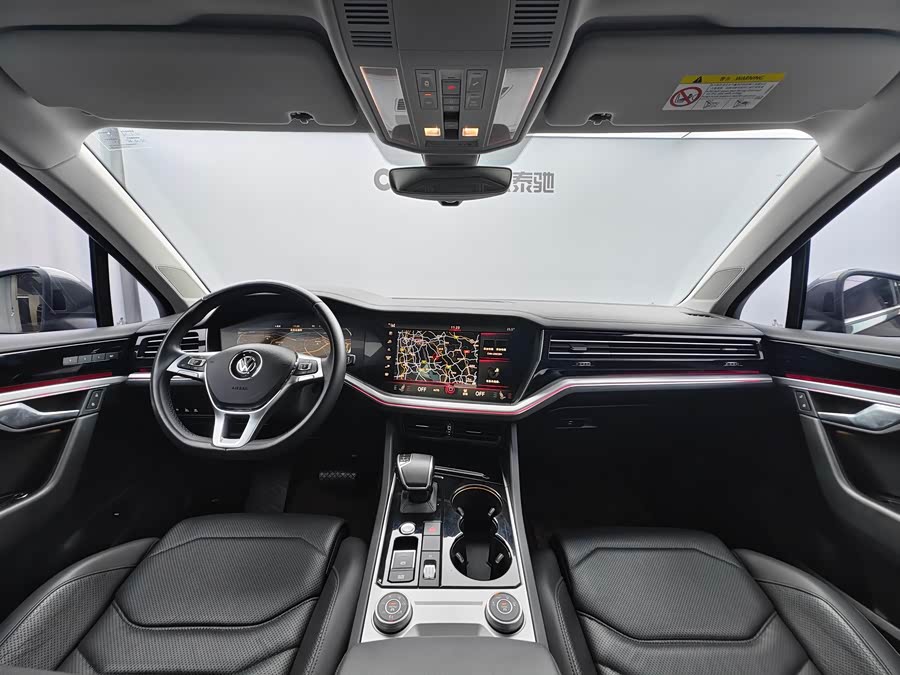 Volkswagen Touareg 2020 immagine di auto #12